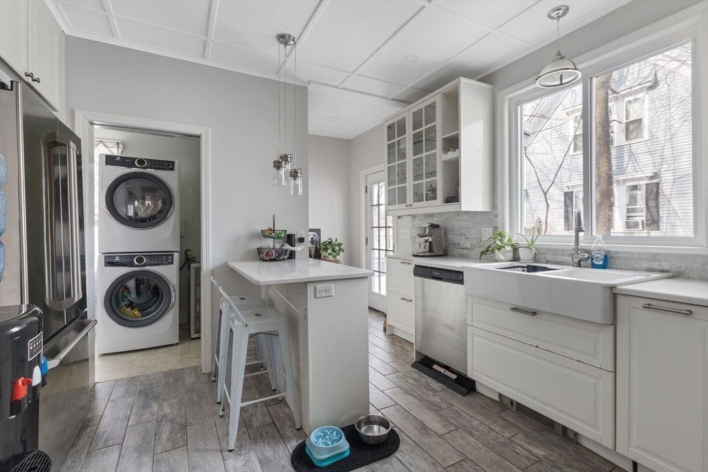 Interior, Kitchen, Pendant Lights, Utility Closets, Washer, Wood Texture Flooring