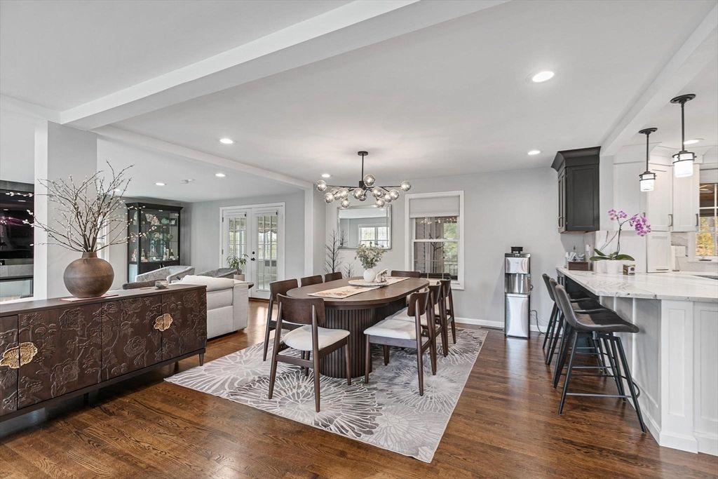 Dining room, Interior, Kitchen, Living room, Pendant Lights, Recessed Lighting, Wood Texture Flooring
