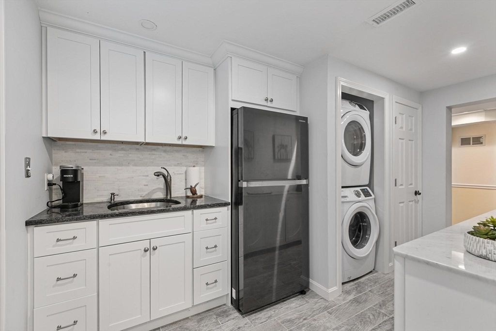 Interior, Recessed Lighting, Utility Closets, Washer, Wood Texture Flooring