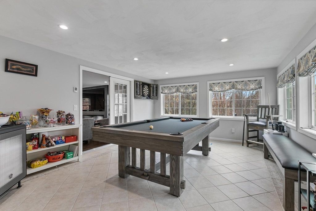 Billiard Table, Game Room, Interior, Recessed Lighting