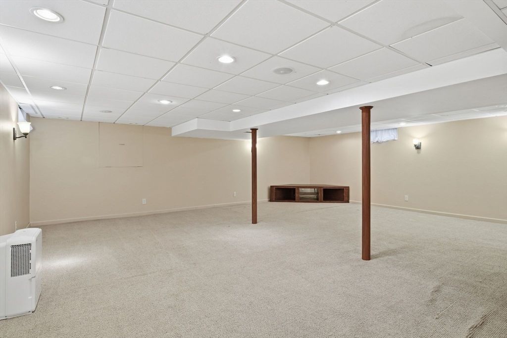 Empty room, Interior, Recessed Lighting