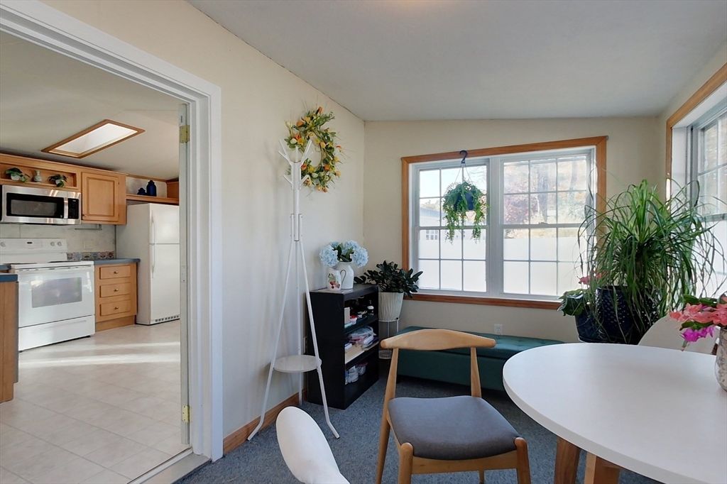 Dining room, Interior, Kitchen, Stainless Steel Appliances