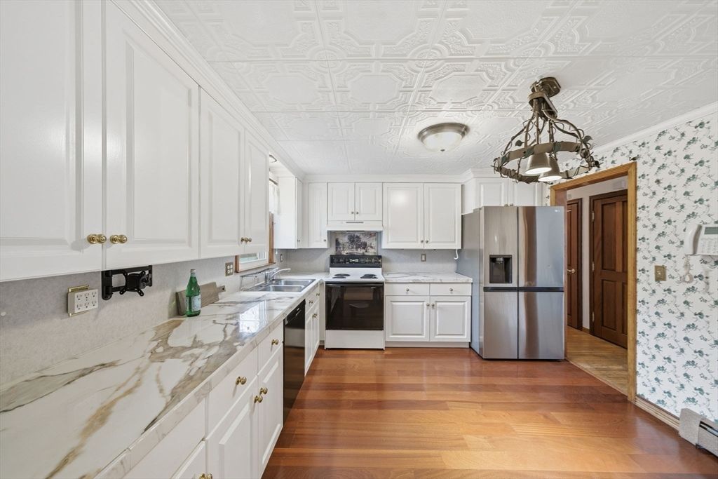 Interior, Kitchen, Wood Texture Flooring