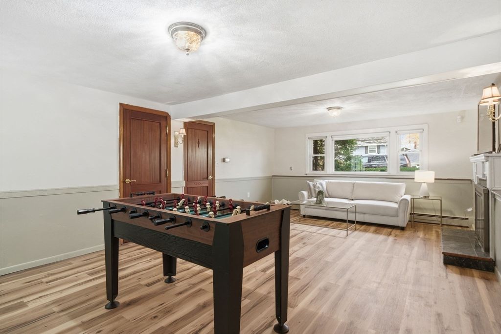 Game Room, Interior, Living room, Wood Texture Flooring