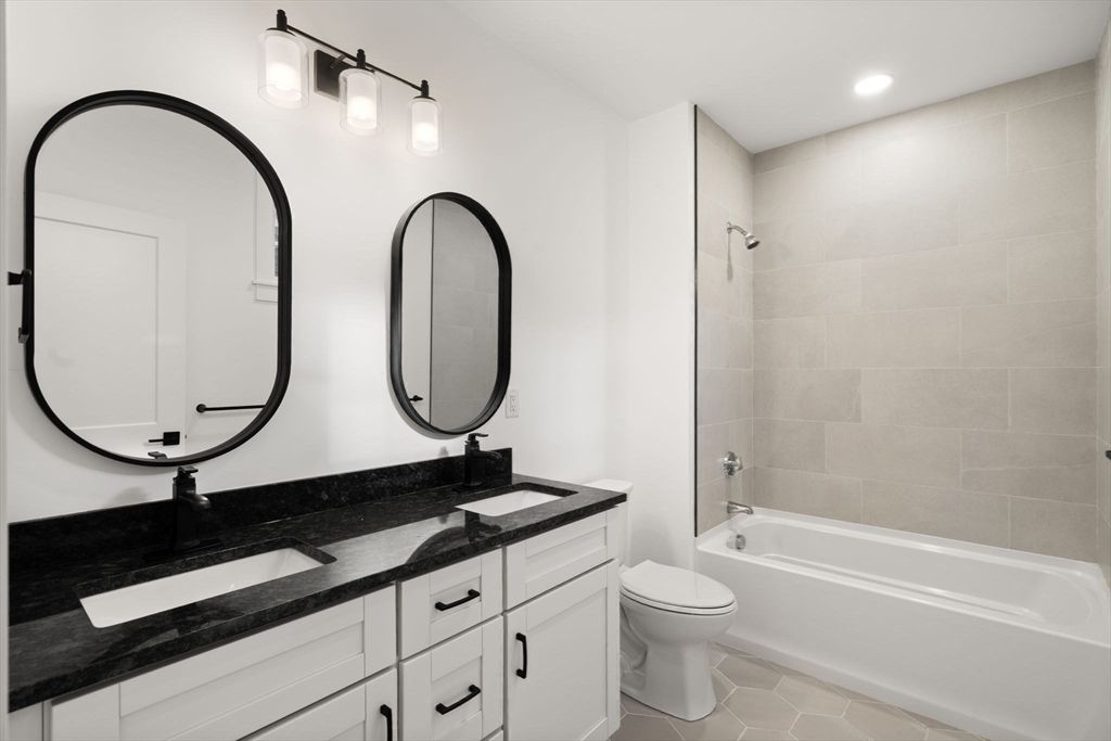 Bathroom, Dual Sink Vanities, Interior, Recessed Lighting