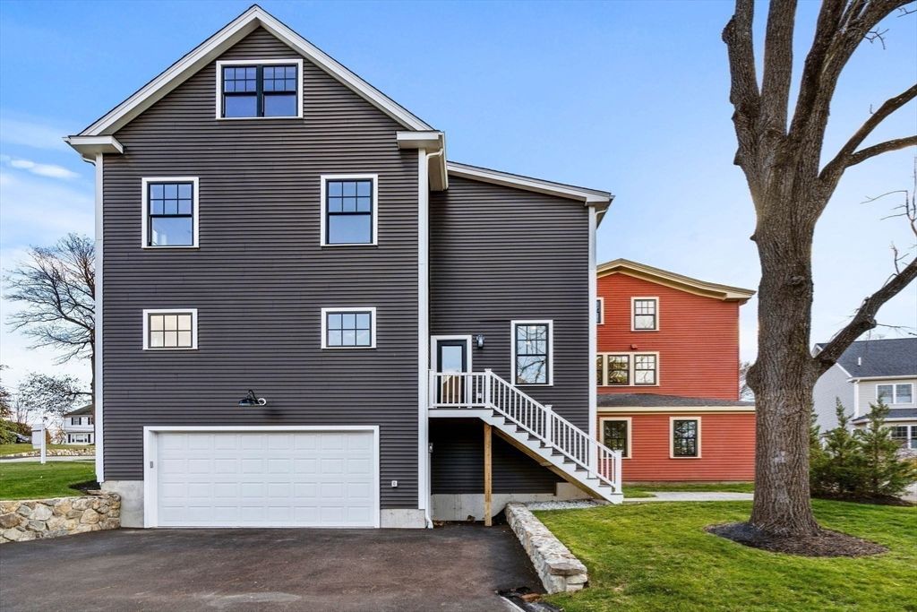 Attached, Exterior, Facade, Rowhouse