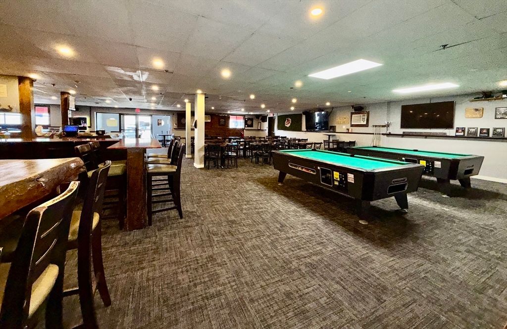 Billiard Table, Game Room, Interior, Recessed Lighting