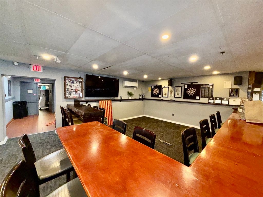 Dining room, Interior, Recessed Lighting