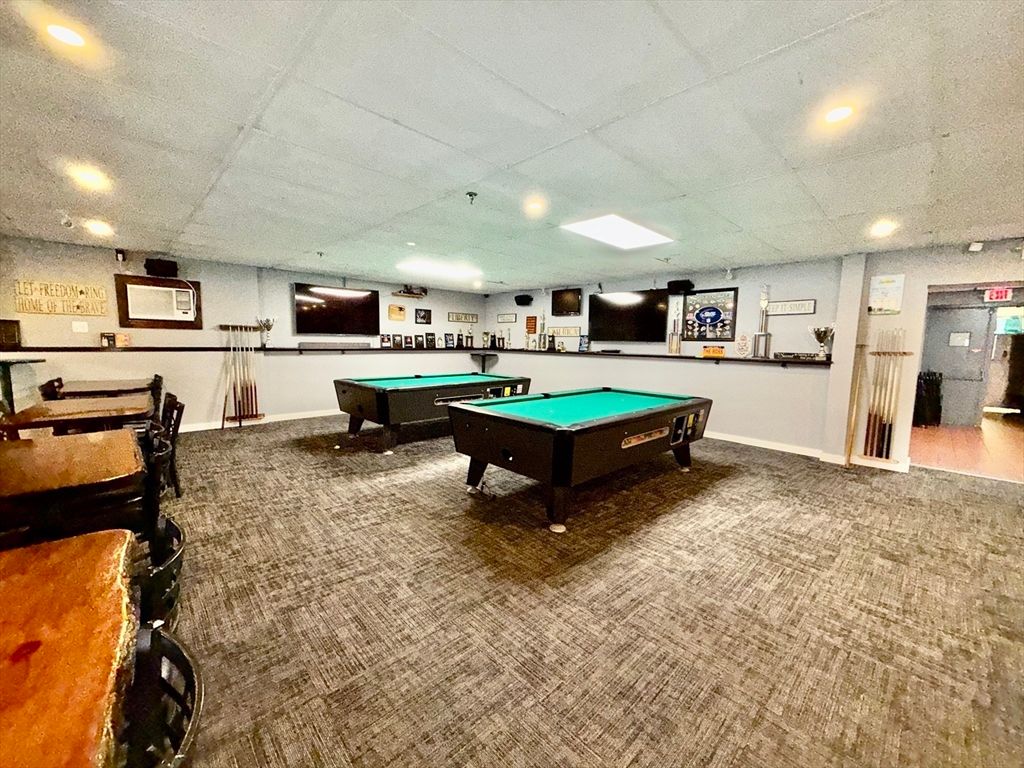 Billiard Table, Game Room, Interior, Recessed Lighting