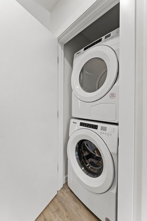 Interior, Utility Closets, Washer, Wood Texture Flooring