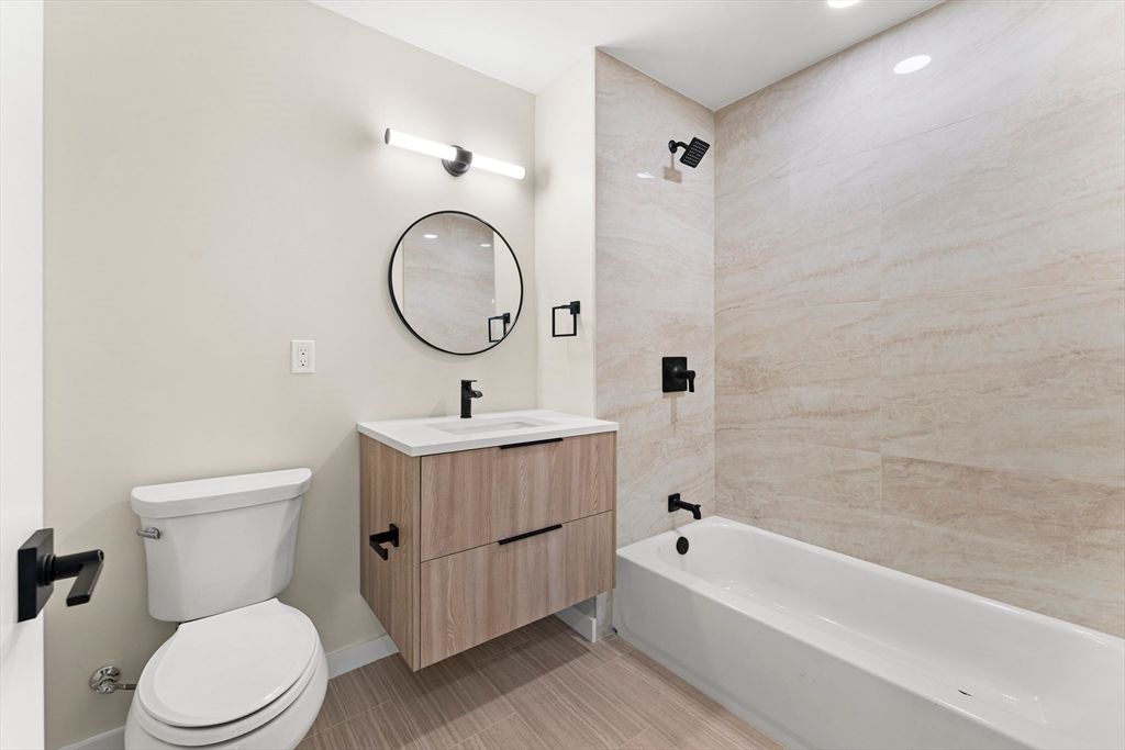 Bathroom, Interior, Recessed Lighting