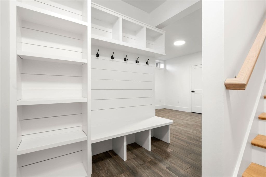 Interior, Recessed Lighting, Walk-in Closets, Wood Texture Flooring