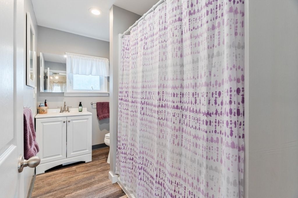 Bathroom, Interior, Recessed Lighting, Wood Texture Flooring