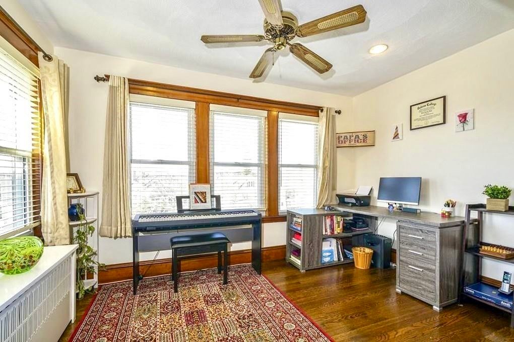 Home Office, Interior, Piano, Recessed Lighting, Wood Texture Flooring