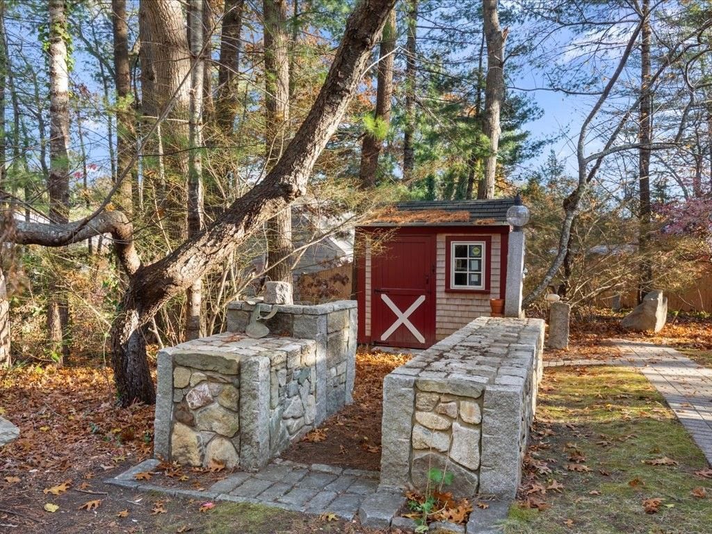 Exterior, Outdoor Kitchen