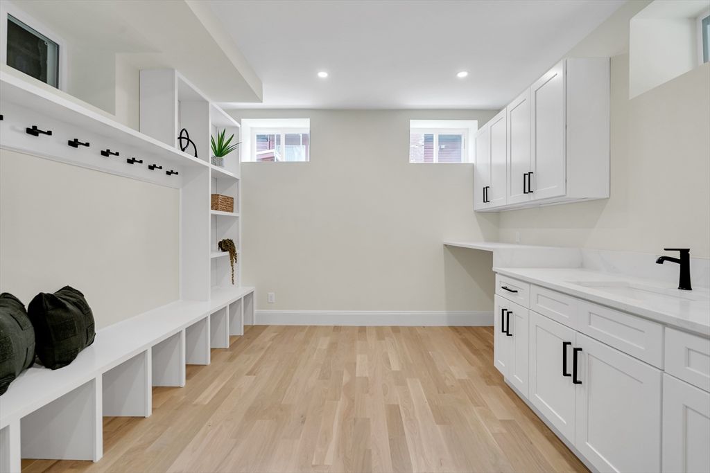 Interior, Recessed Lighting, Wood Texture Flooring