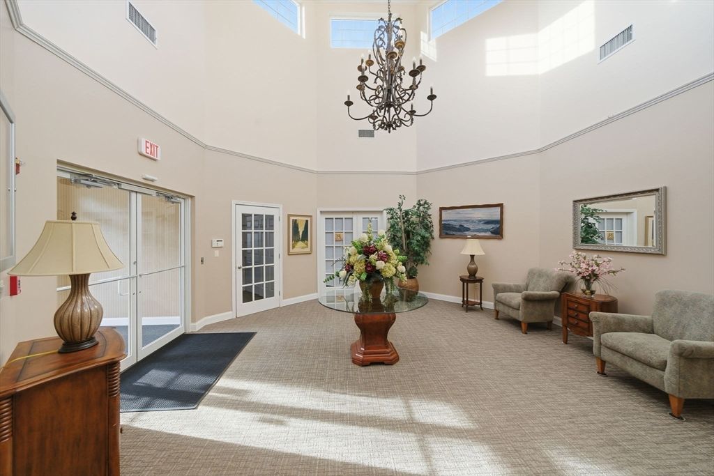 Chandelier, Interior