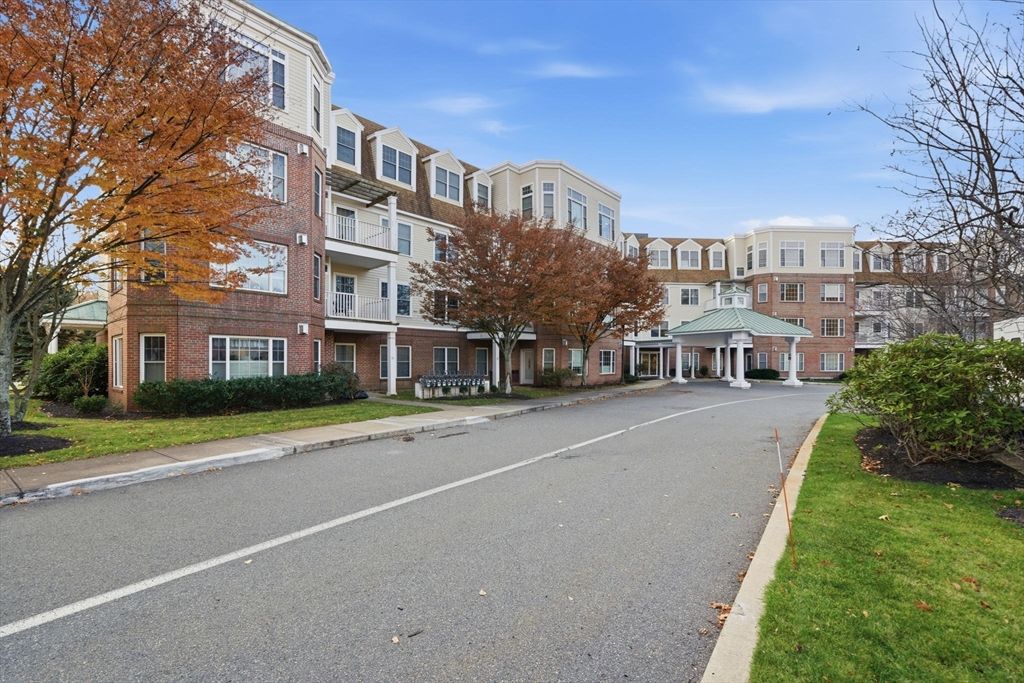 Exterior, Facade, Brick Facade, Rowhouse