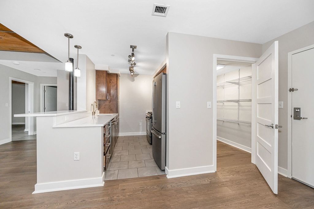 Bathroom, Interior, Pendant Lights, Wood Texture Flooring