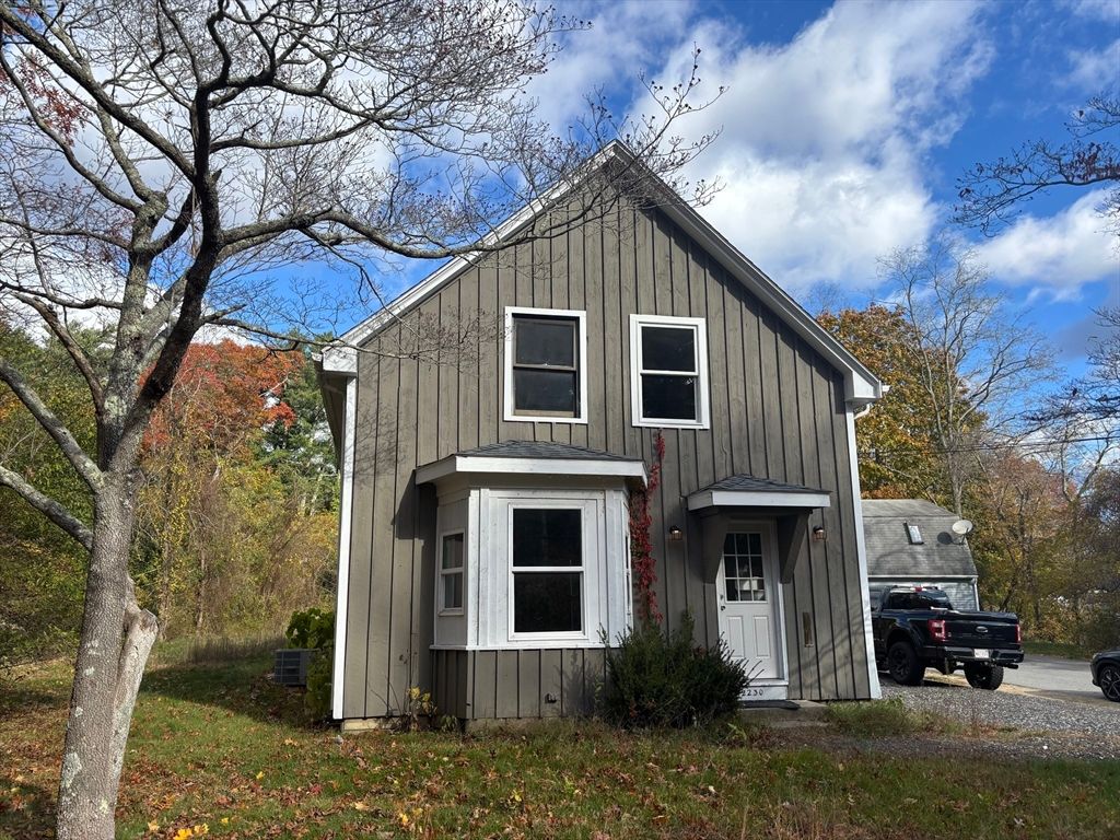 Exterior, Facade, Farmhouse