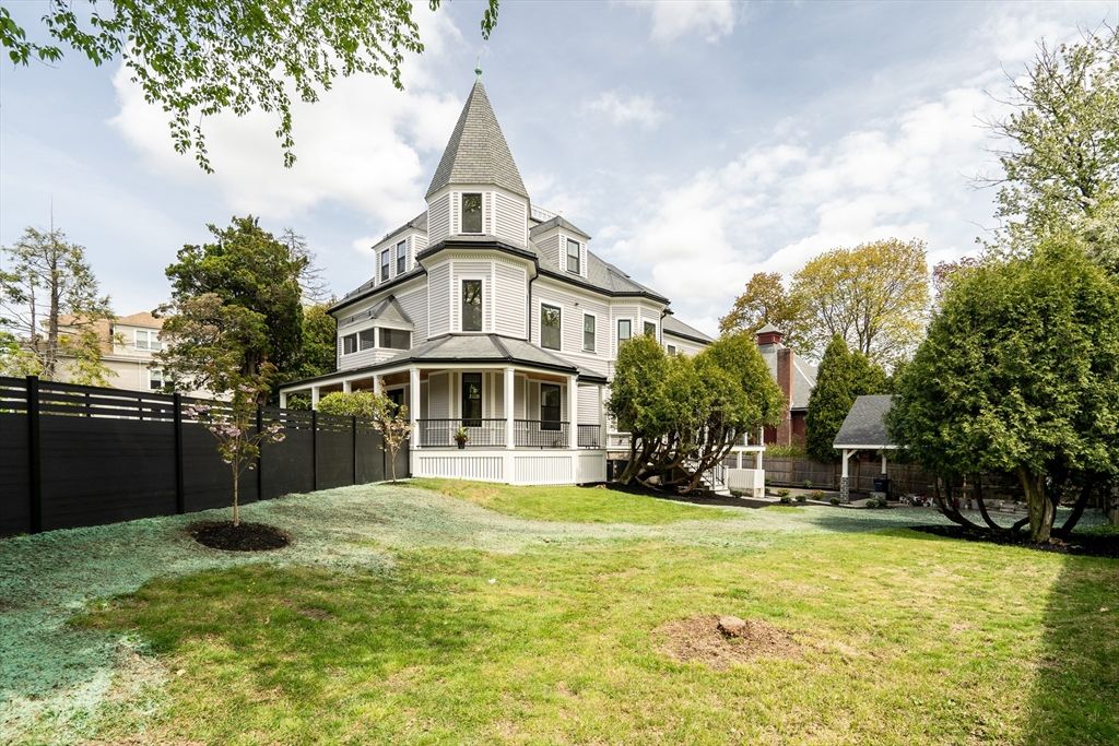 Backyard, Exterior, Facade, Queen Anne Victorian