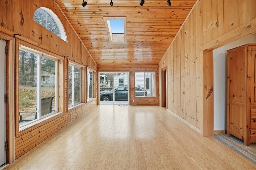 Empty room, Interior, Wooden Ceilings, Wood Texture Flooring, Wooden Walls