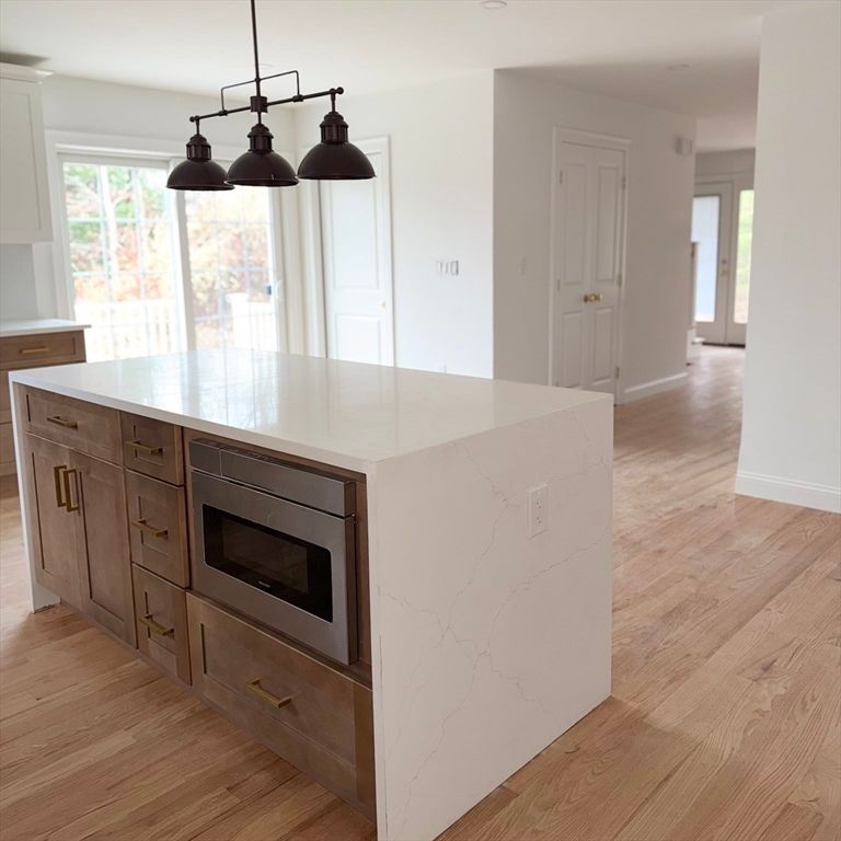 Interior, Kitchen, Pendant Lights, Wood Texture Flooring