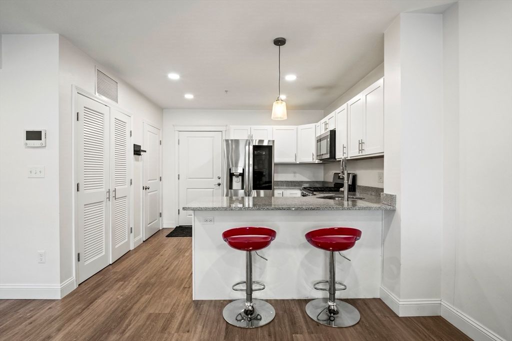 Interior, Kitchen, Pendant Lights, Recessed Lighting, Wood Texture Flooring