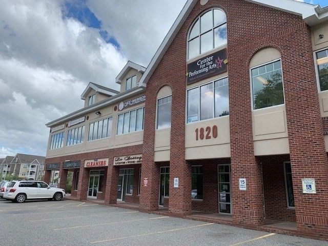 Exterior, Facade, Brick Facade, Rowhouse