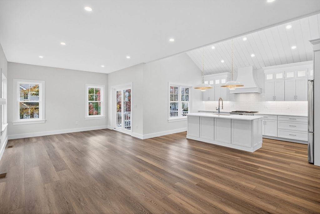 Interior, Kitchen, Pendant Lights, Recessed Lighting, Wood Texture Flooring