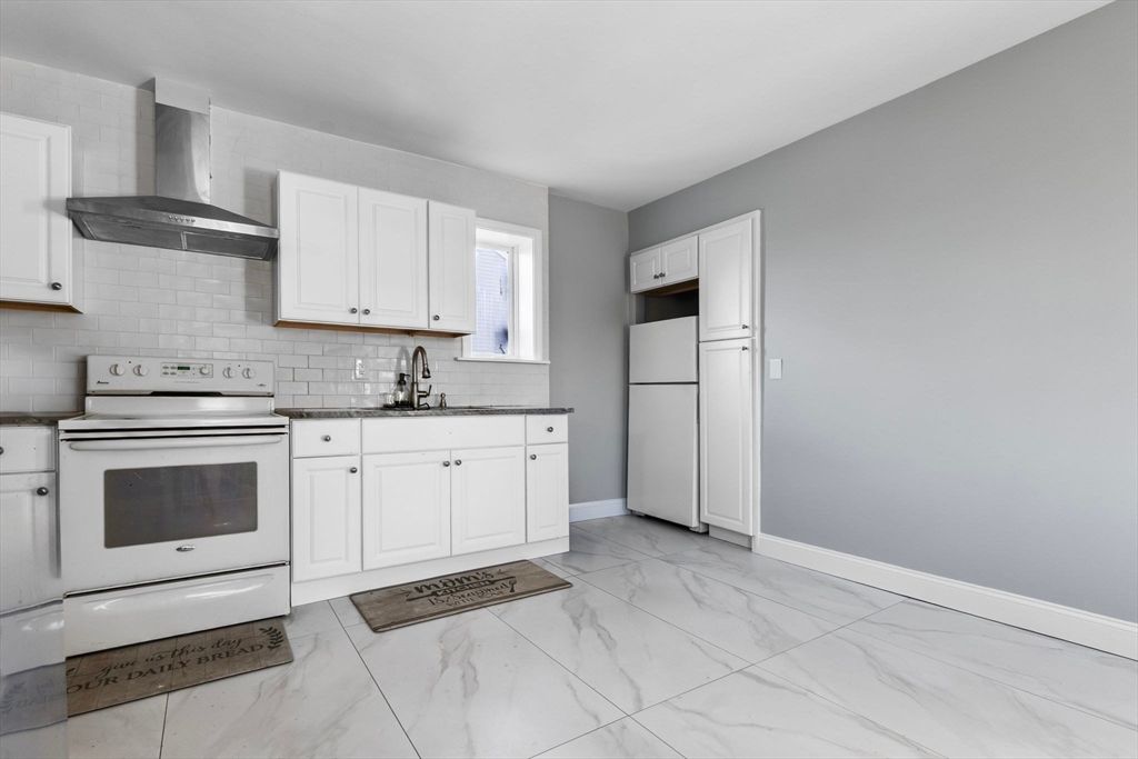 Interior, Kitchen, Marble, Stainless Steel Appliances