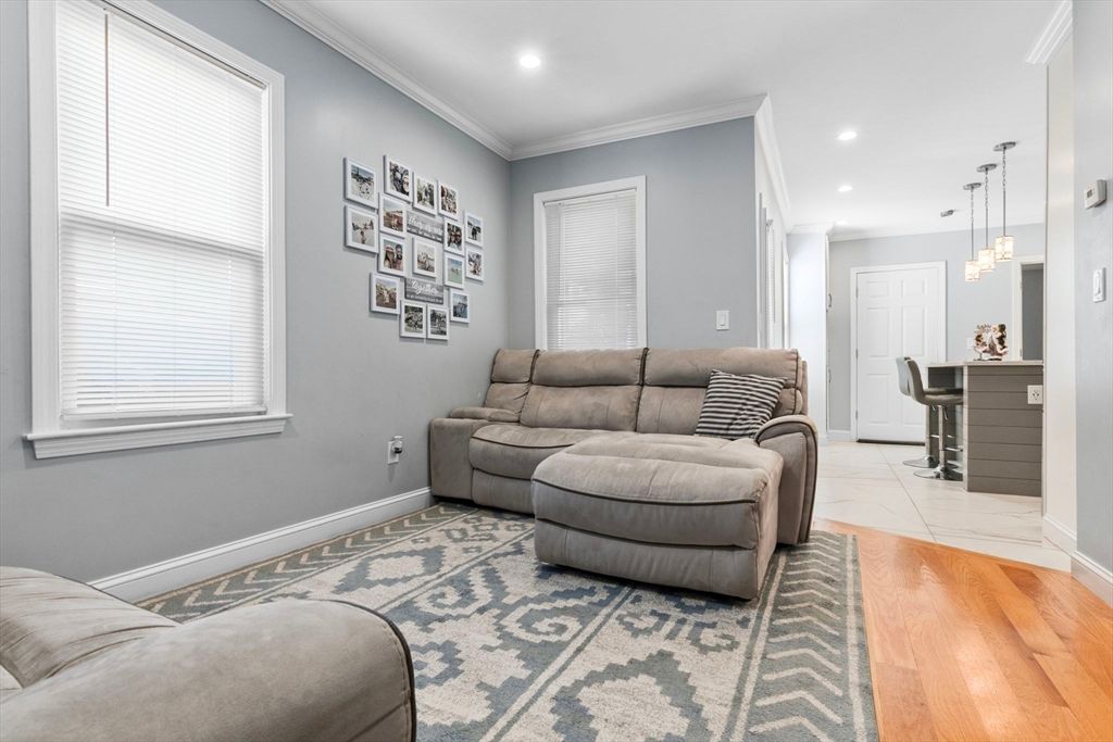 Interior, Living room, Pendant Lights, Recessed Lighting, Wood Texture Flooring