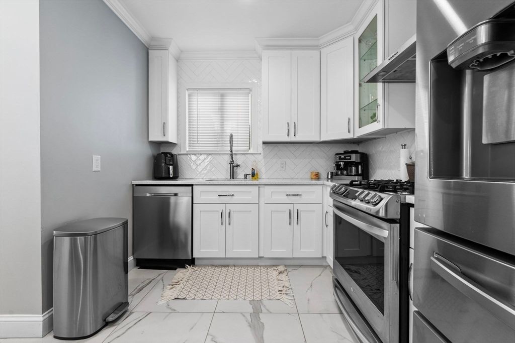 Interior, Kitchen, Marble, Stainless Steel Appliances
