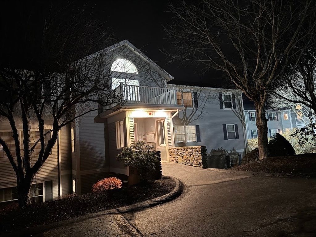 Exterior, Facade, Queen Anne Victorian