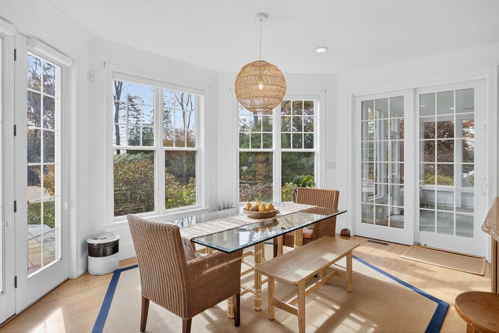 Dining room, Interior, Pendant Lights, Recessed Lighting, Wood Texture Flooring