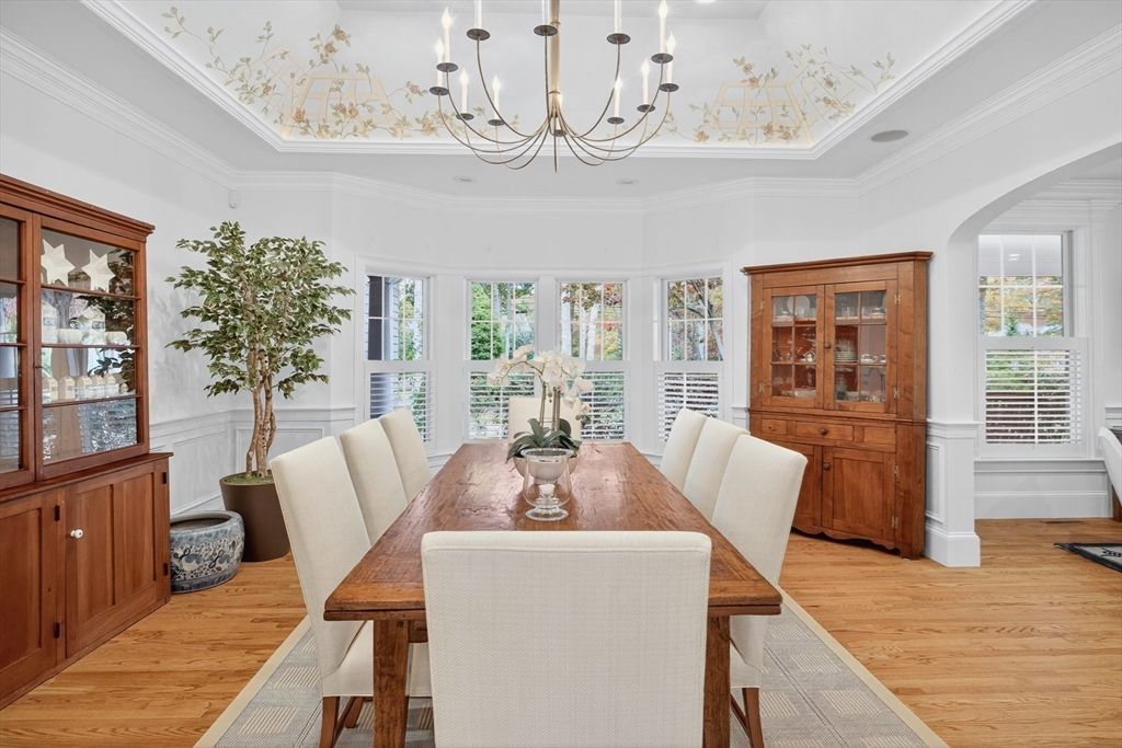 Chandelier, Dining room, Interior, Wood Texture Flooring
