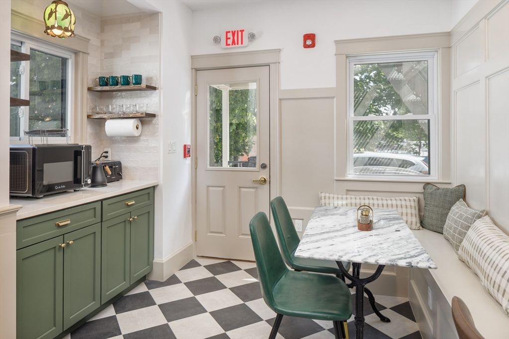 Dining room, Interior