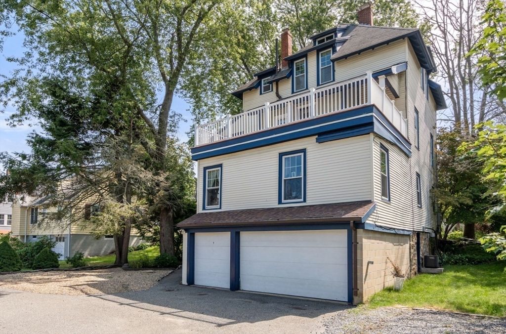 Attached, Exterior, Facade, Brick Facade, American Foursquare