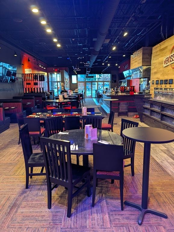 Dining room, Interior, Recessed Lighting