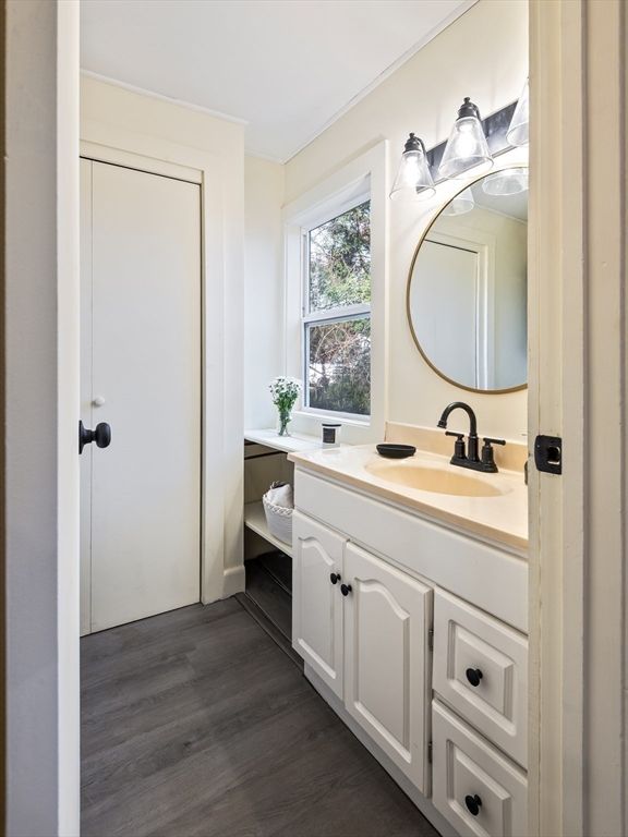 Bathroom, Interior, Wood Texture Flooring