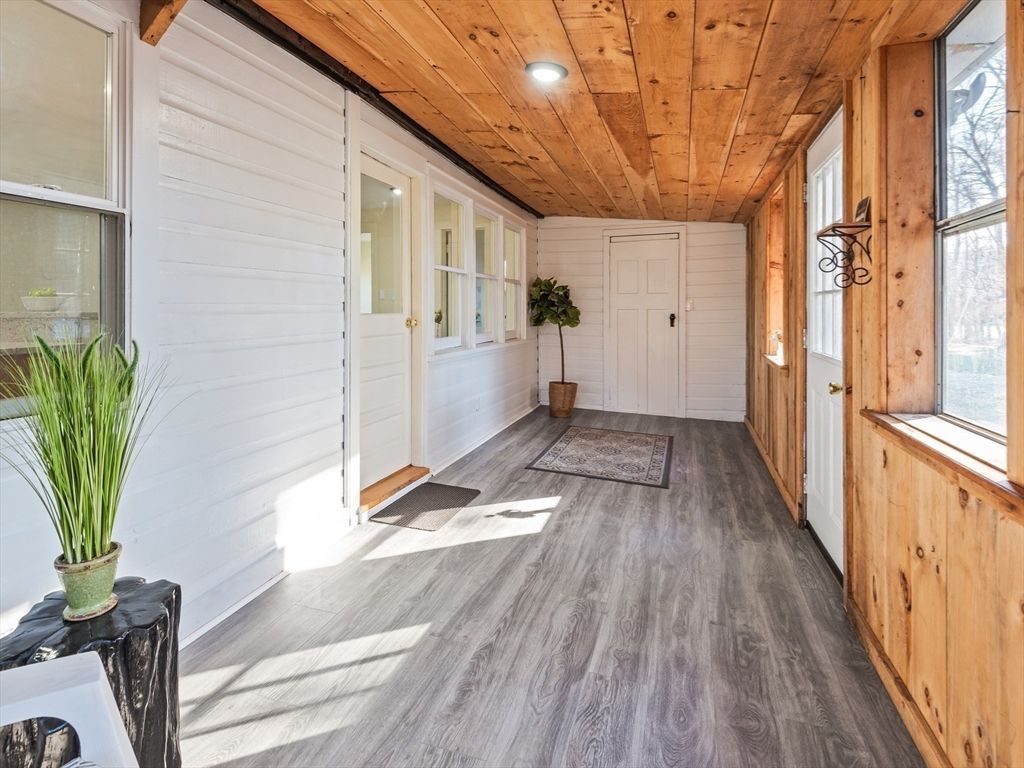 Interior, Recessed Lighting, Wooden Ceilings, Wood Texture Flooring, Wooden Walls