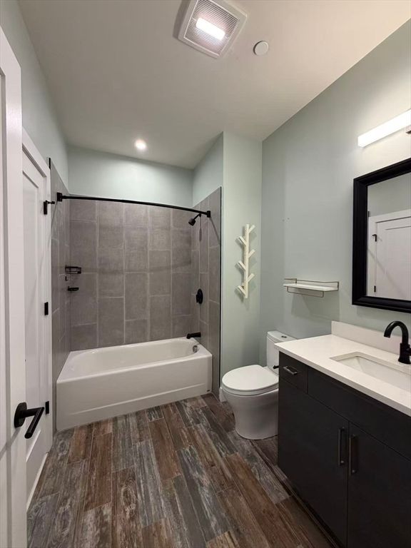 Bathroom, Interior, Recessed Lighting, Wood Texture Flooring
