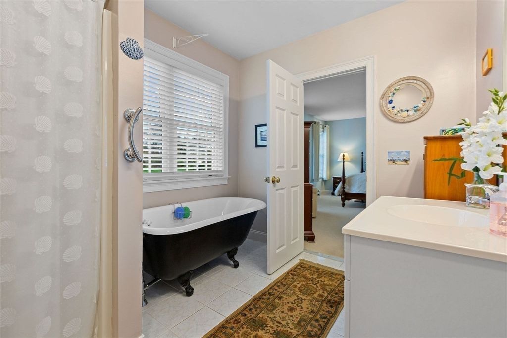Bathroom, Free Standing Baths, Interior