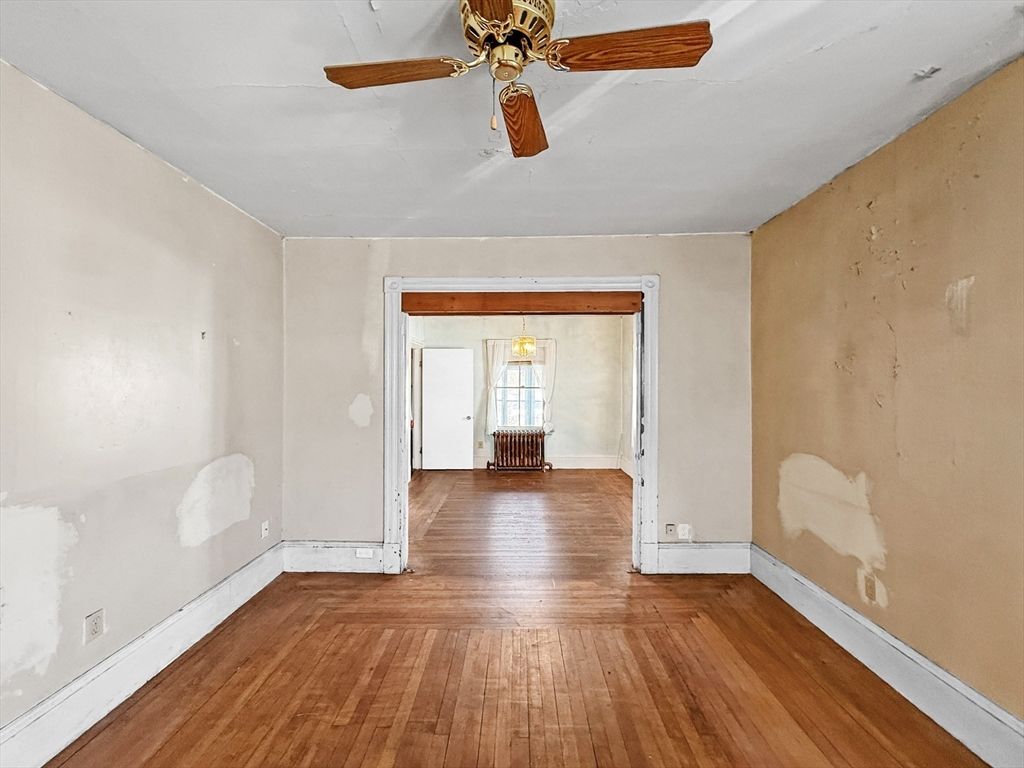 Empty room, Interior, Pendant Lights, Wood Texture Flooring
