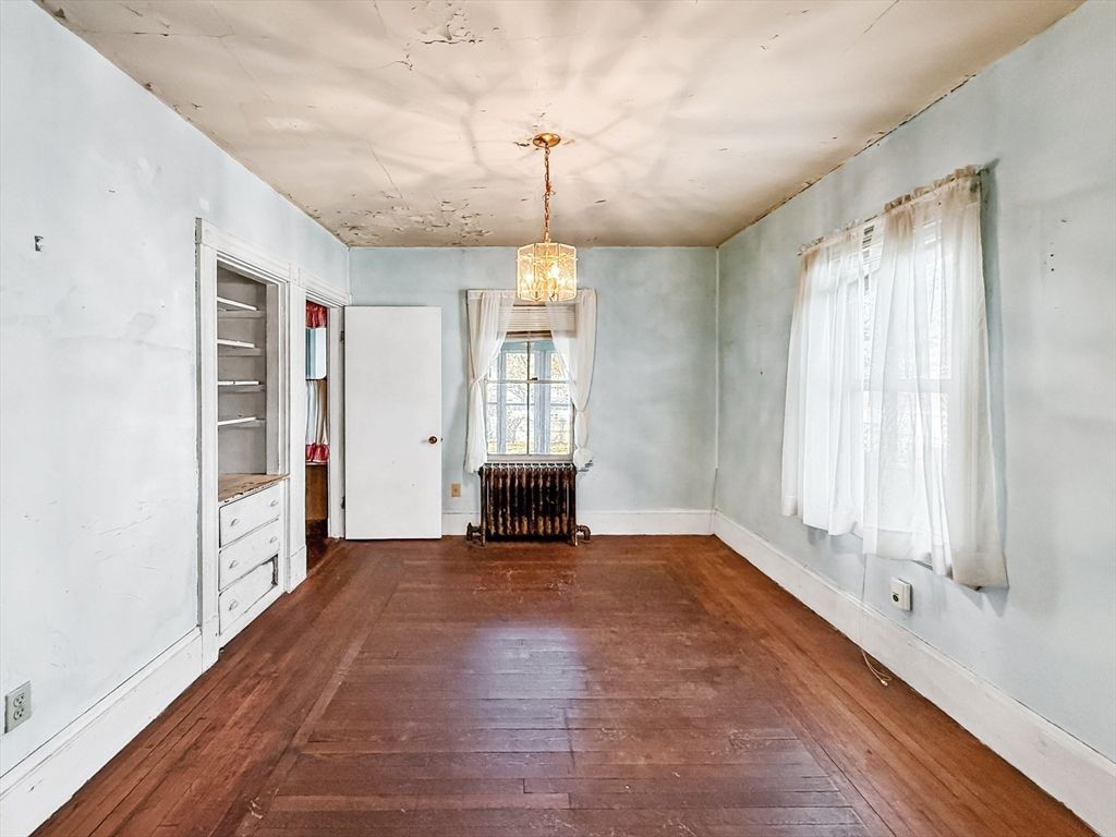 Chandelier, Empty room, Interior, Wood Texture Flooring
