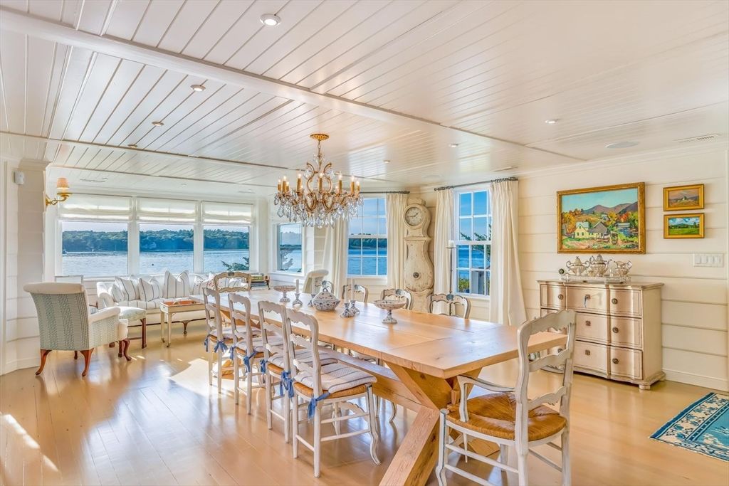 Chandelier, Dining room, Interior, Recessed Lighting, Water, Wood Texture Flooring