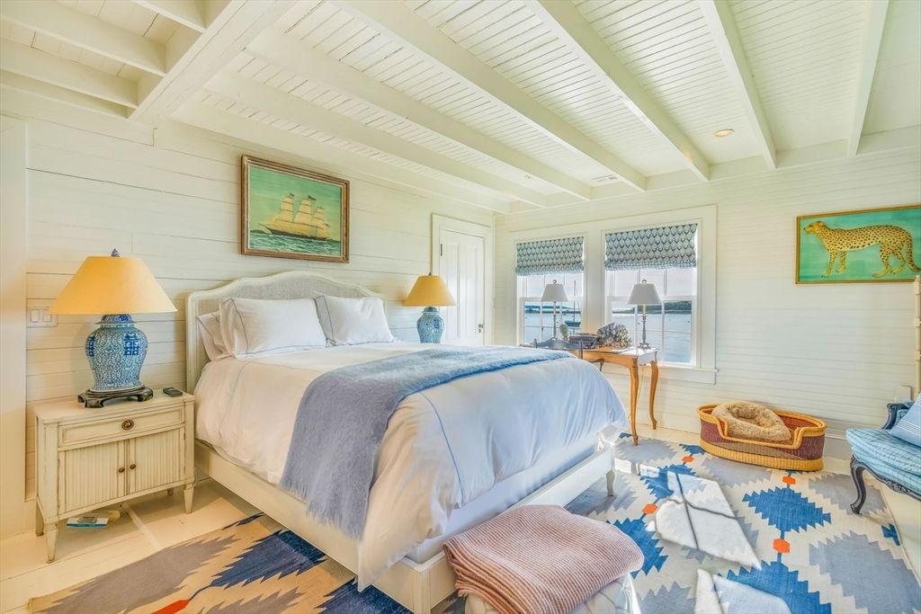 Bedroom, Interior, Recessed Lighting, Water