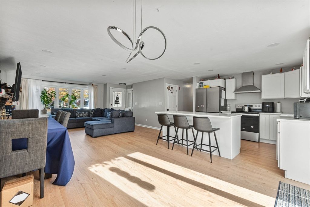 Interior, Kitchen, Living room, Pendant Lights, Recessed Lighting, Stainless Steel Appliances, Wood Texture Flooring