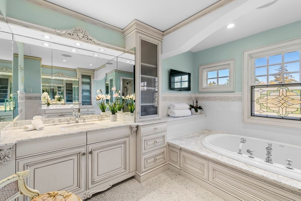 Bathroom, Interior, Recessed Lighting