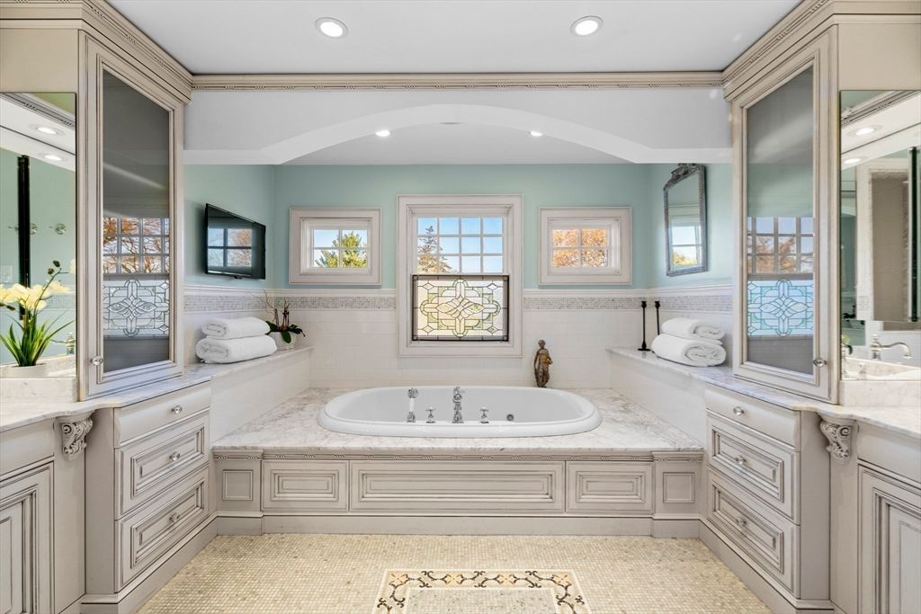 Bathroom, Interior, Recessed Lighting